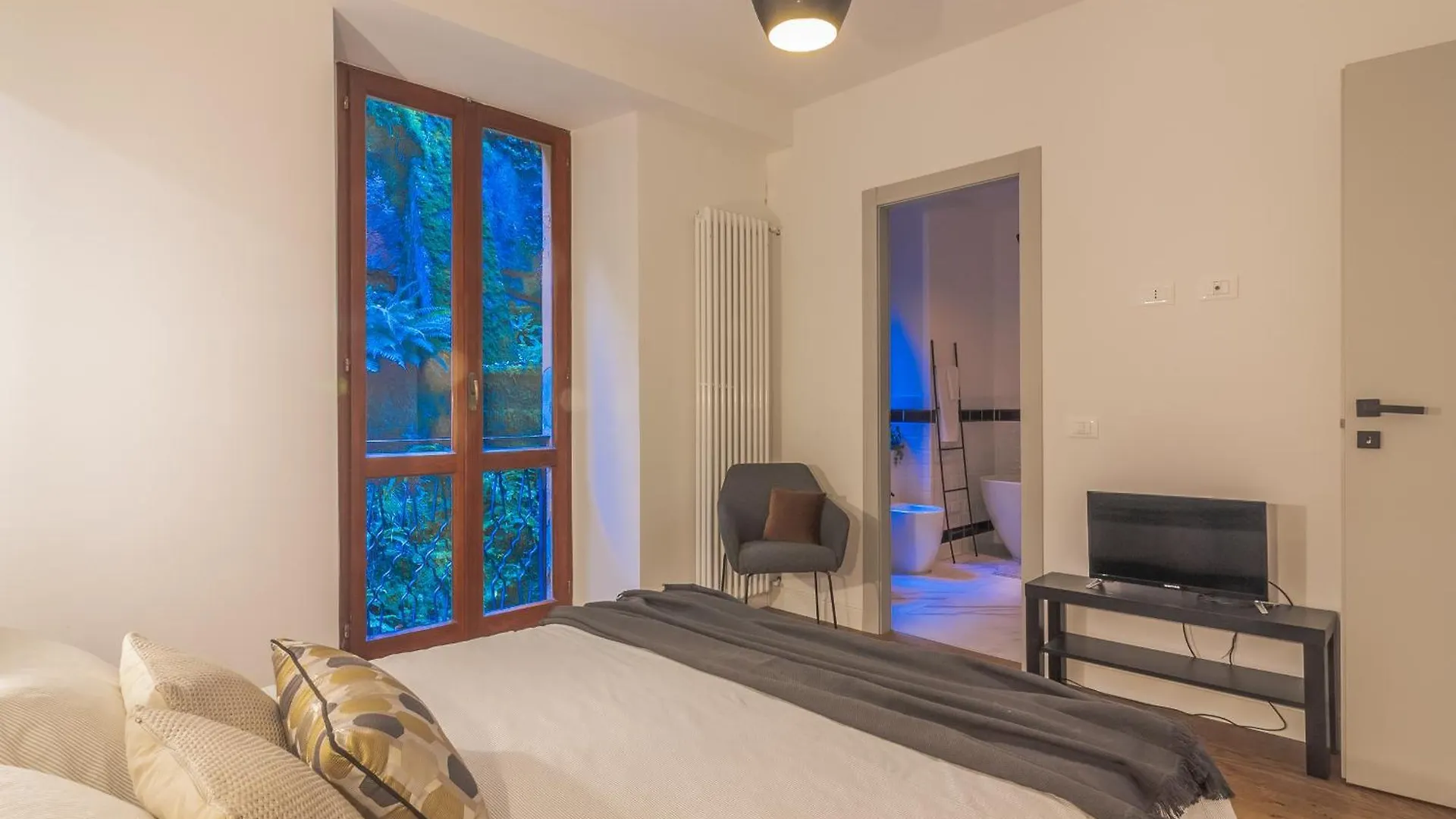 Blu Como Lake Apartment