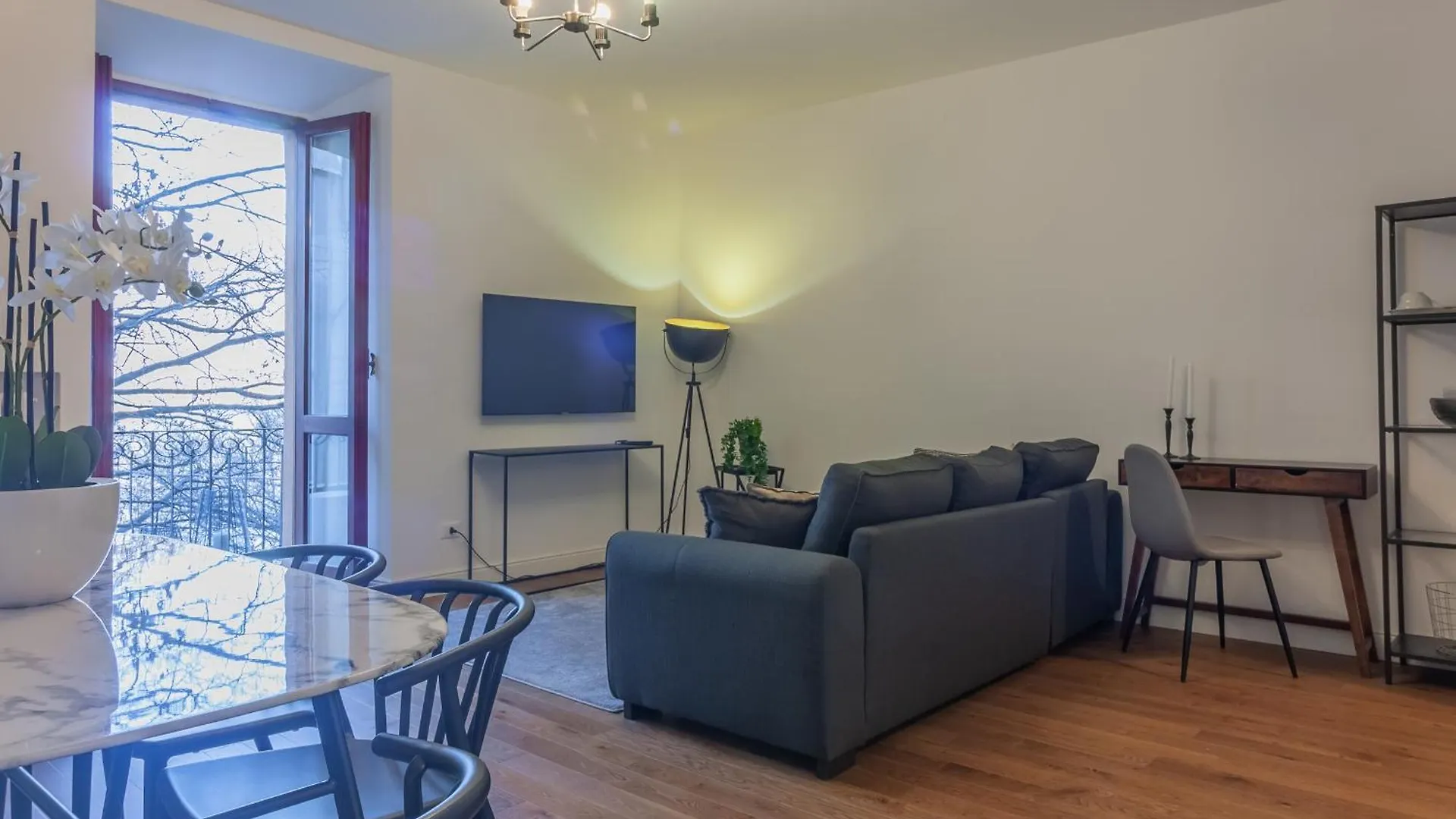 Blu Como Lake Apartment